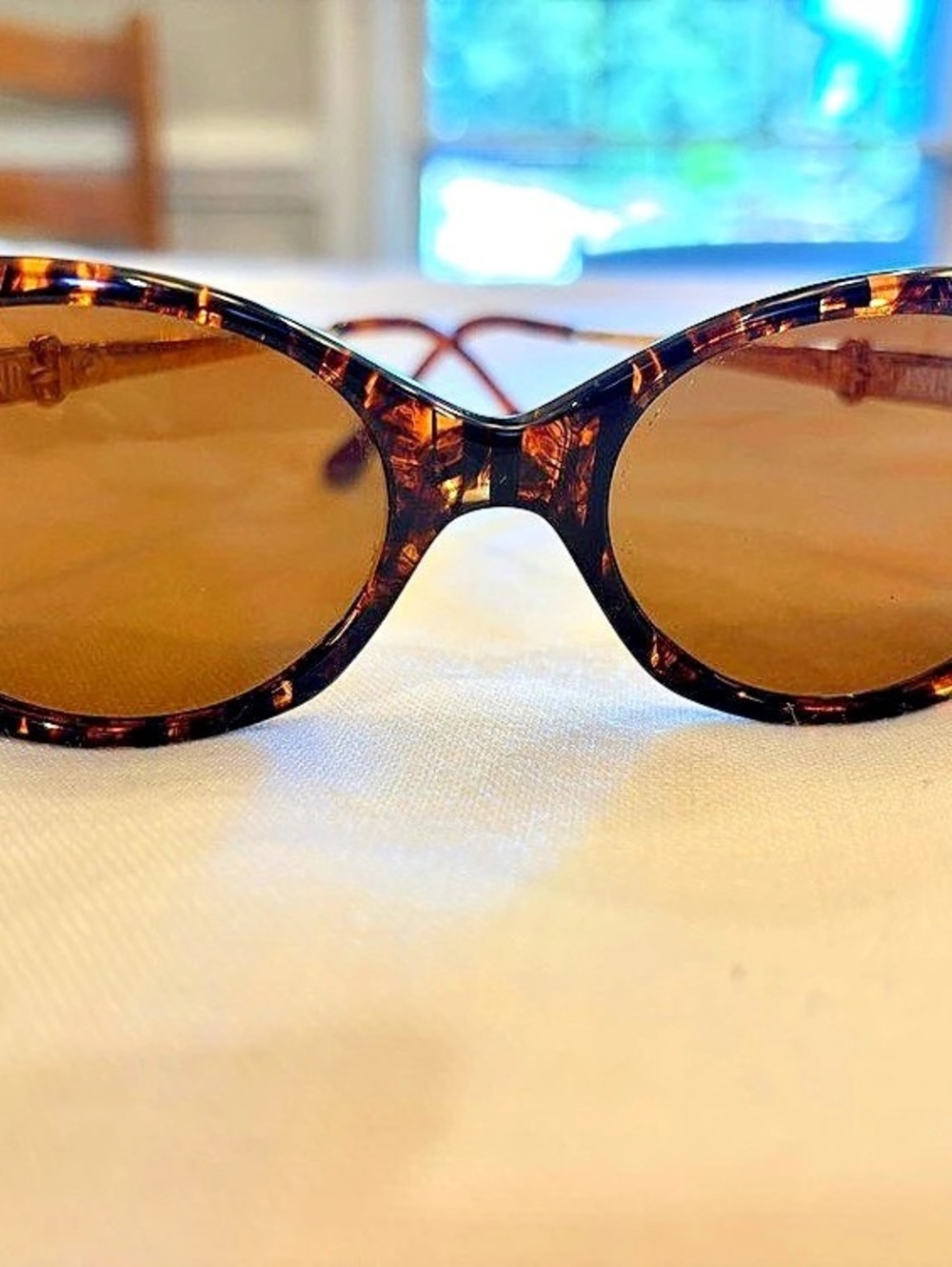 Moschino Vintage Oval Tortoise Sunglasses 3502-S Brown & Gold